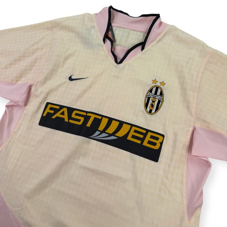 Juventus 2003 Away Shirt (M) 2