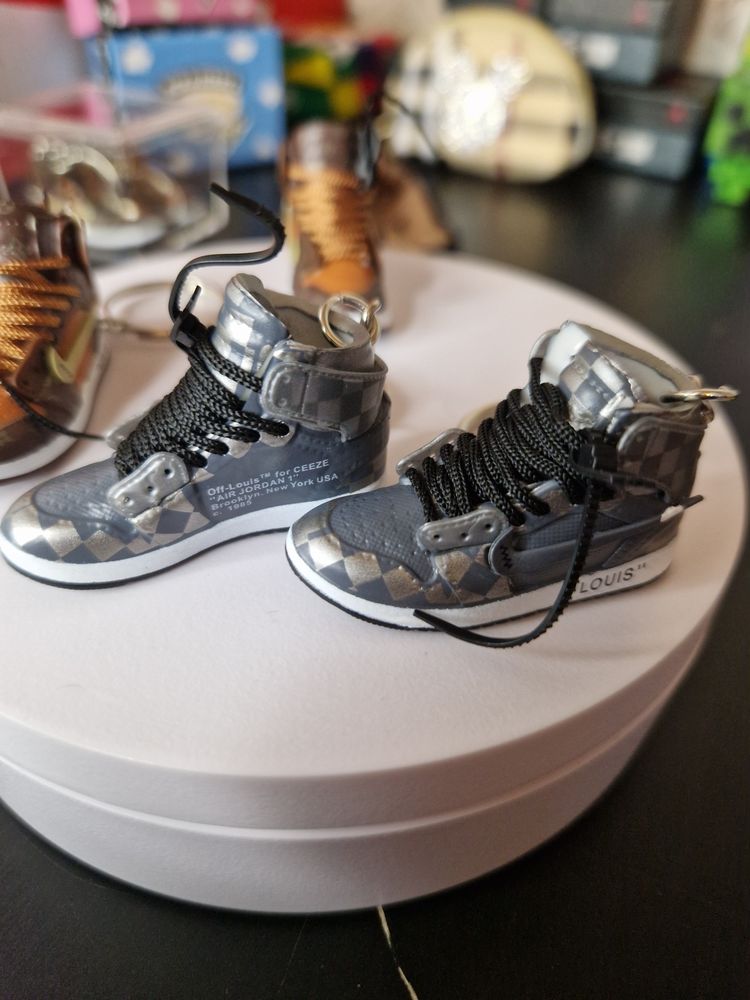 Miniature Off white LV Sneaker Keychain