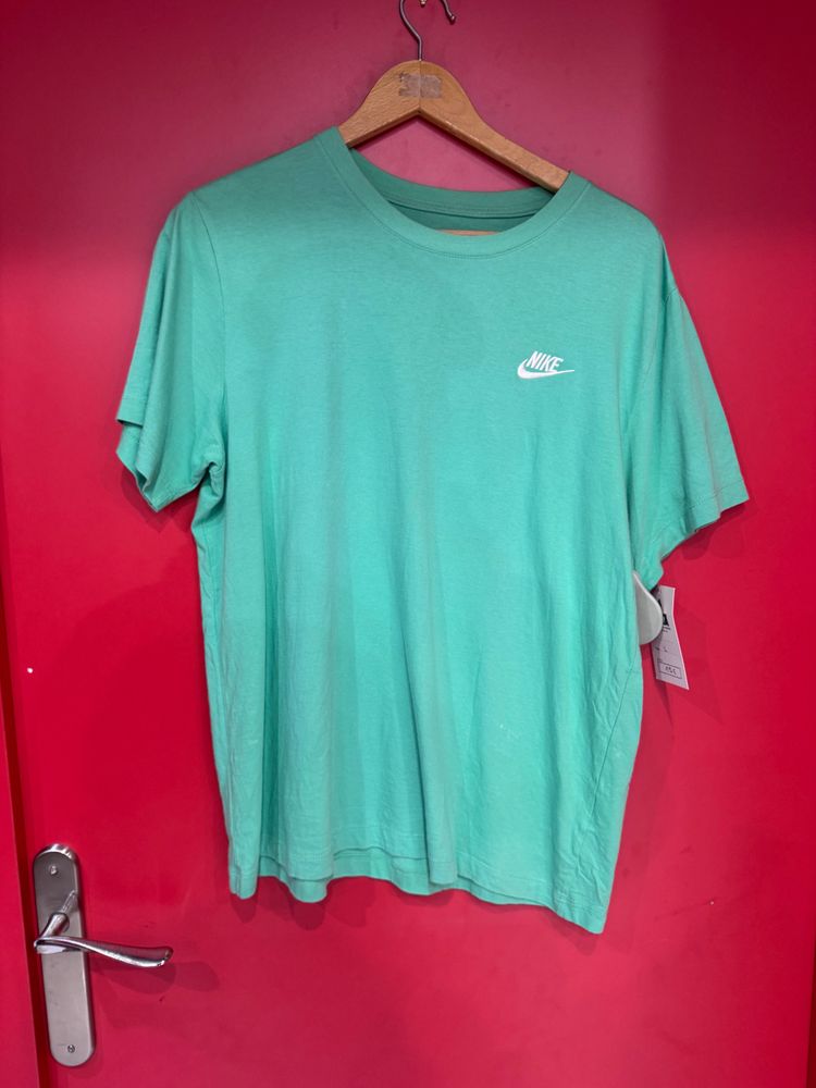 Nike Green T-Shirt