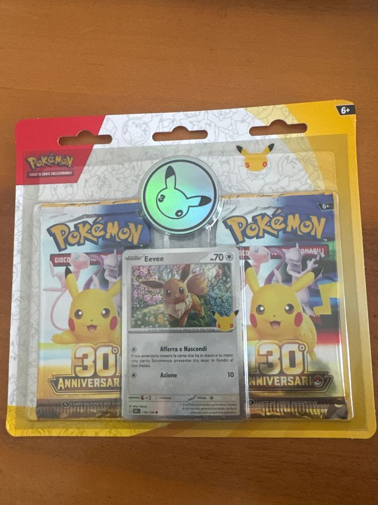 Pokémon Trading Card Game Pack With Eevee Card italiano  imagen 1