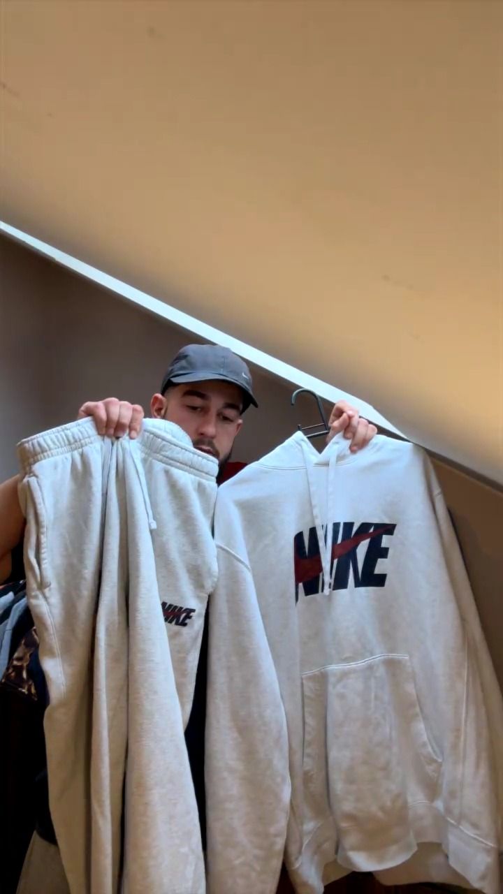 nike tracksuit medium m