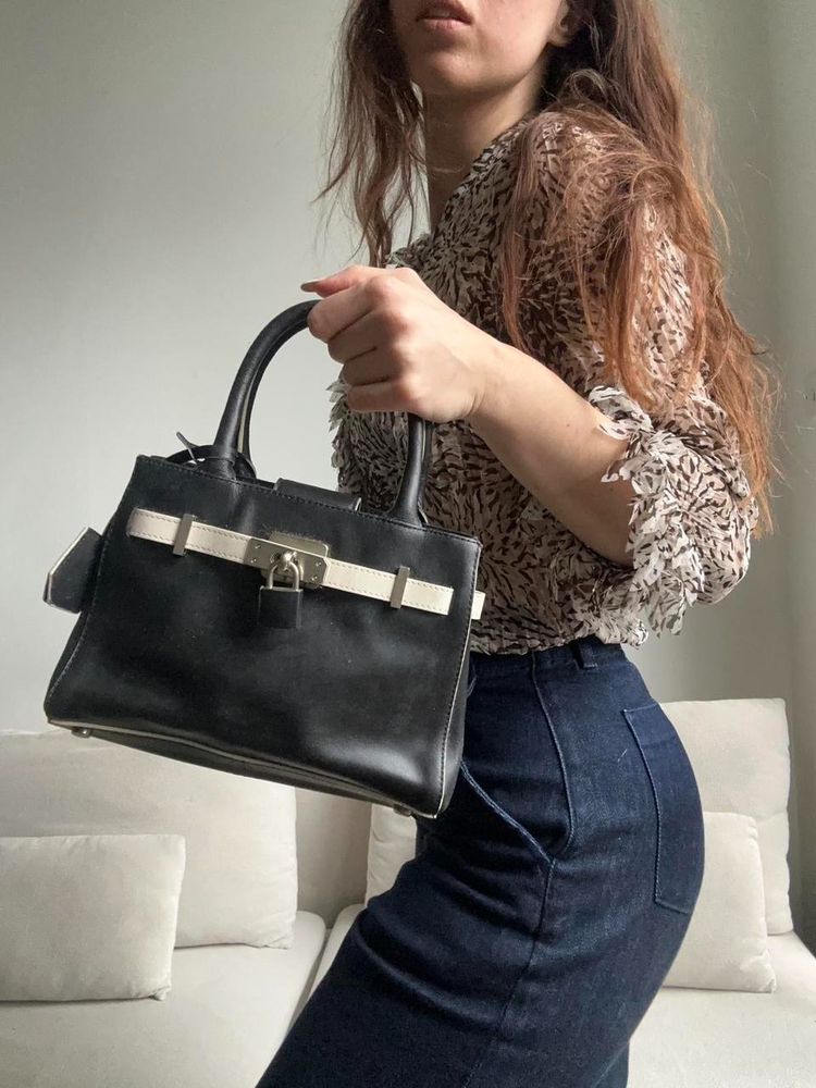 Immagine di Black Mini Handbag with Padlock 8