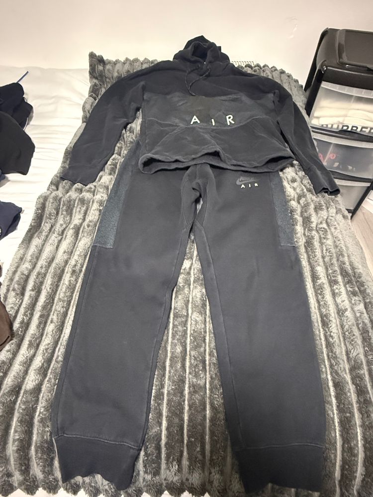 Nike Black Hoodie And Sweatpants Set image 1