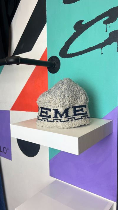 Supreme Sherpa Beanie OS usato