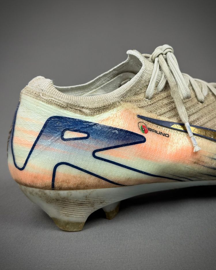 Bruno Fernandes | Match-Worn Boots | 2024/25 | 5 Goals | 4 Assists | 250th Manchester United Appearance image 16