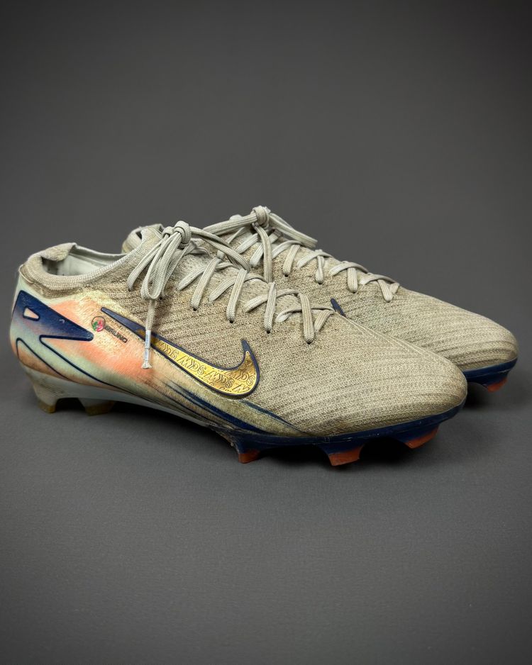 Bruno Fernandes | Match-Worn Boots | 2024/25 | 5 Goals | 4 Assists | 250th Manchester United Appearance image 1