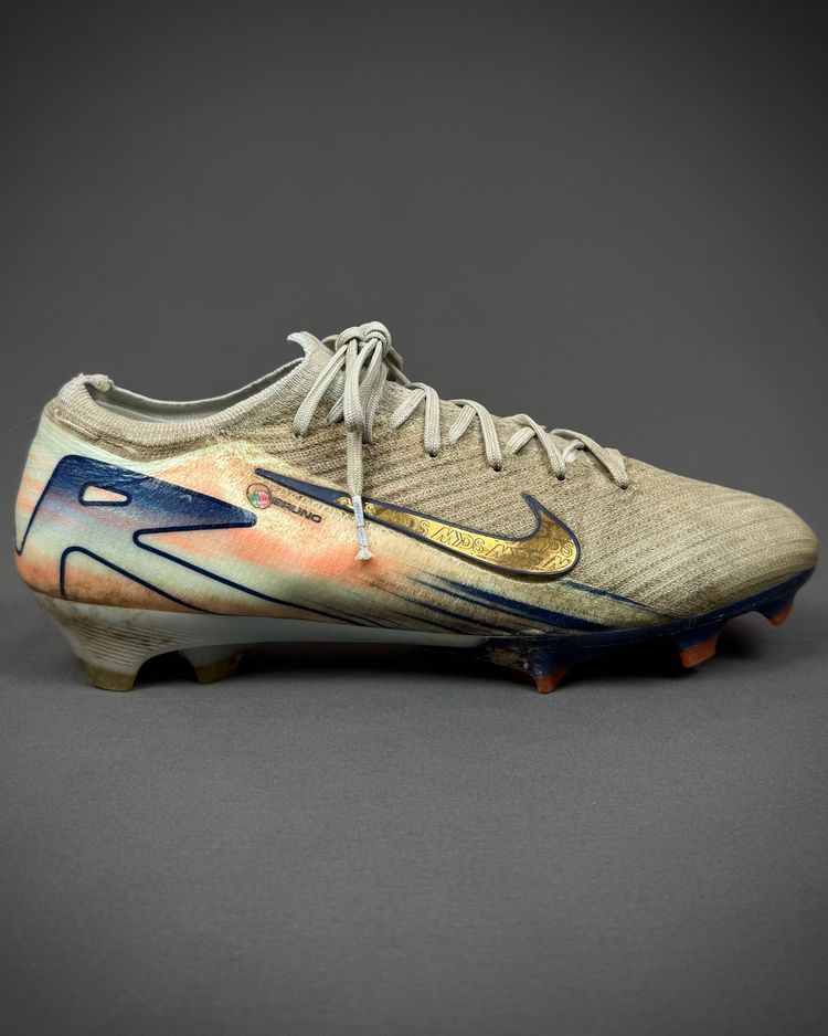 Bruno Fernandes | Match-Worn Boots | 2024/25 | 5 Goals | 4 Assists | 250th Manchester United Appearance image 9
