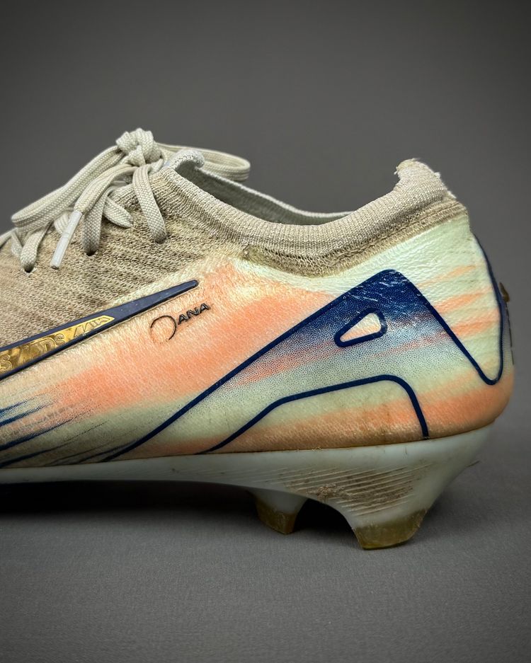 Bruno Fernandes | Match-Worn Boots | 2024/25 | 5 Goals | 4 Assists | 250th Manchester United Appearance image 10