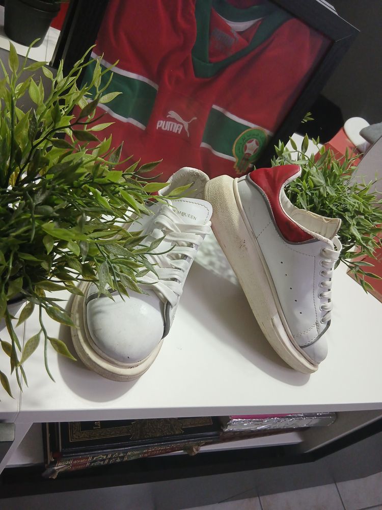 McQ Alexander McQueen Alexander Mcqueen White Sneakers With Red Heel Detail product image