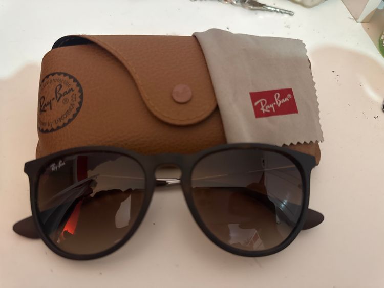 Ray-Ban Sunglasses With Case And Cleaning Cloth