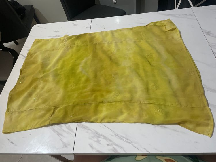 Immagine di Yellow Dress 3