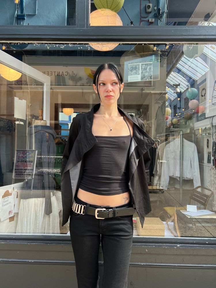 Black pea coat obraz 4