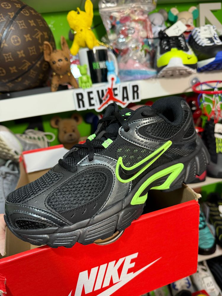 Nike Black And Neon Green Running V5 new 