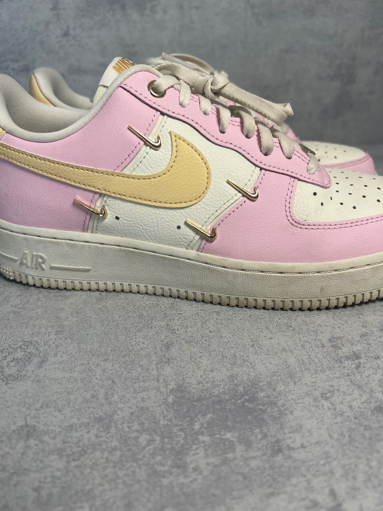 Nike Air Force 1 Sneakers