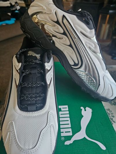 Puma Inhale Smile Men’s Shoes White Silver Black Size 8 Athletic Sneakers NIB