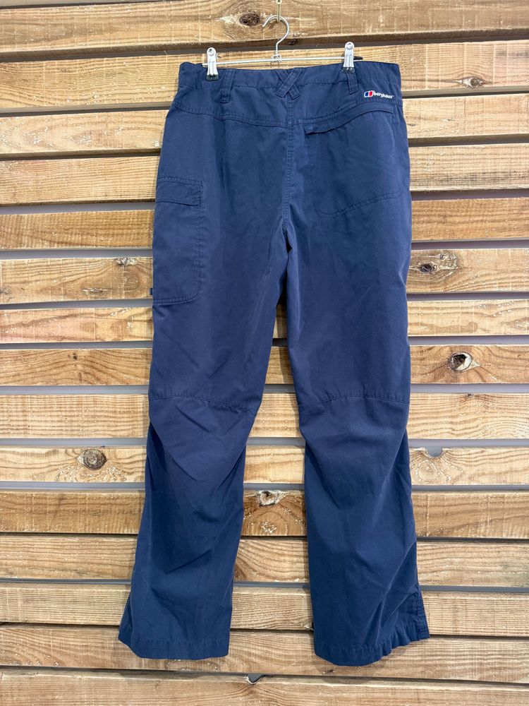 Vintage 90s Berghaus Odyssey walking trousers. Hiking. Navy blue. Medium. 12R.