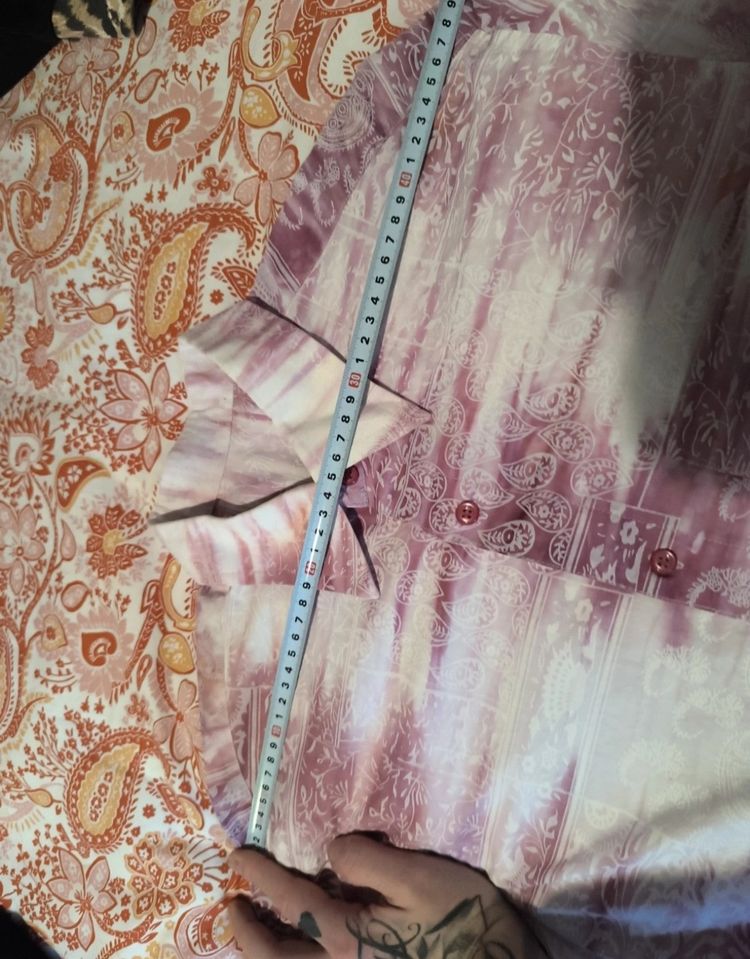 Pink And White Patterned Button-Up Shirt obraz 7