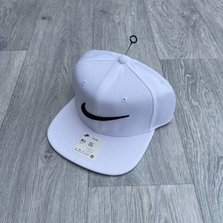 Nike Pro Swoosh Snapback Cap Hat Adjustable - White/Black [FV5522-100]