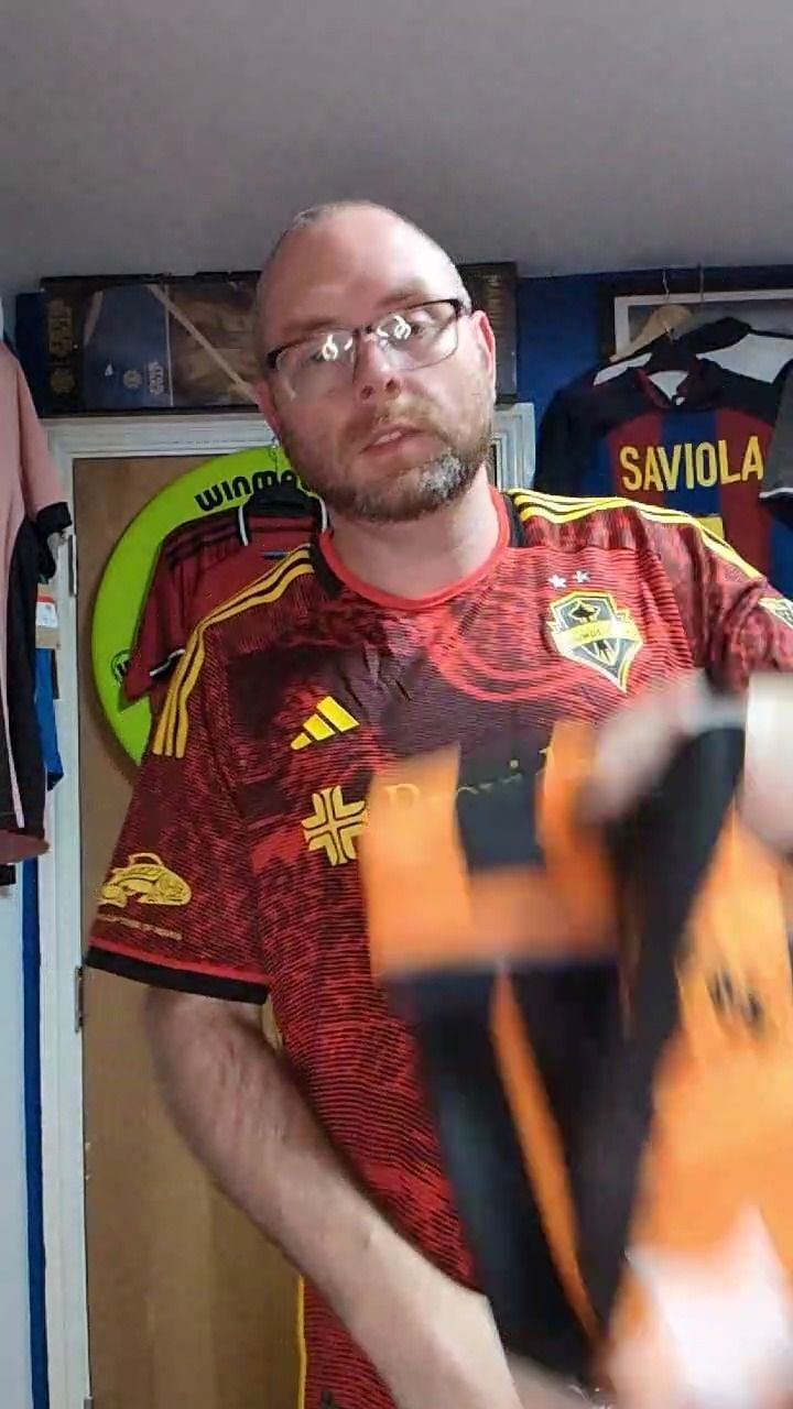 hull large bnwt