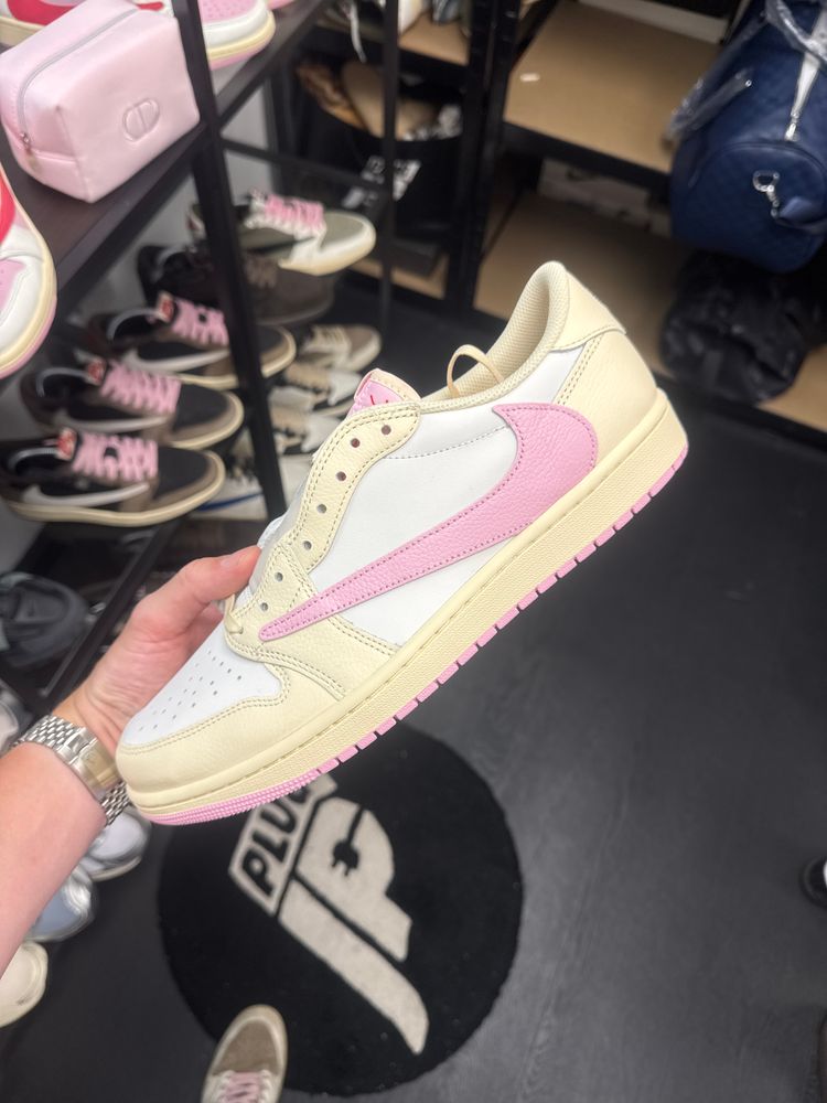 Travis Scott Shy Pink Jordan 1 Brand New with box 