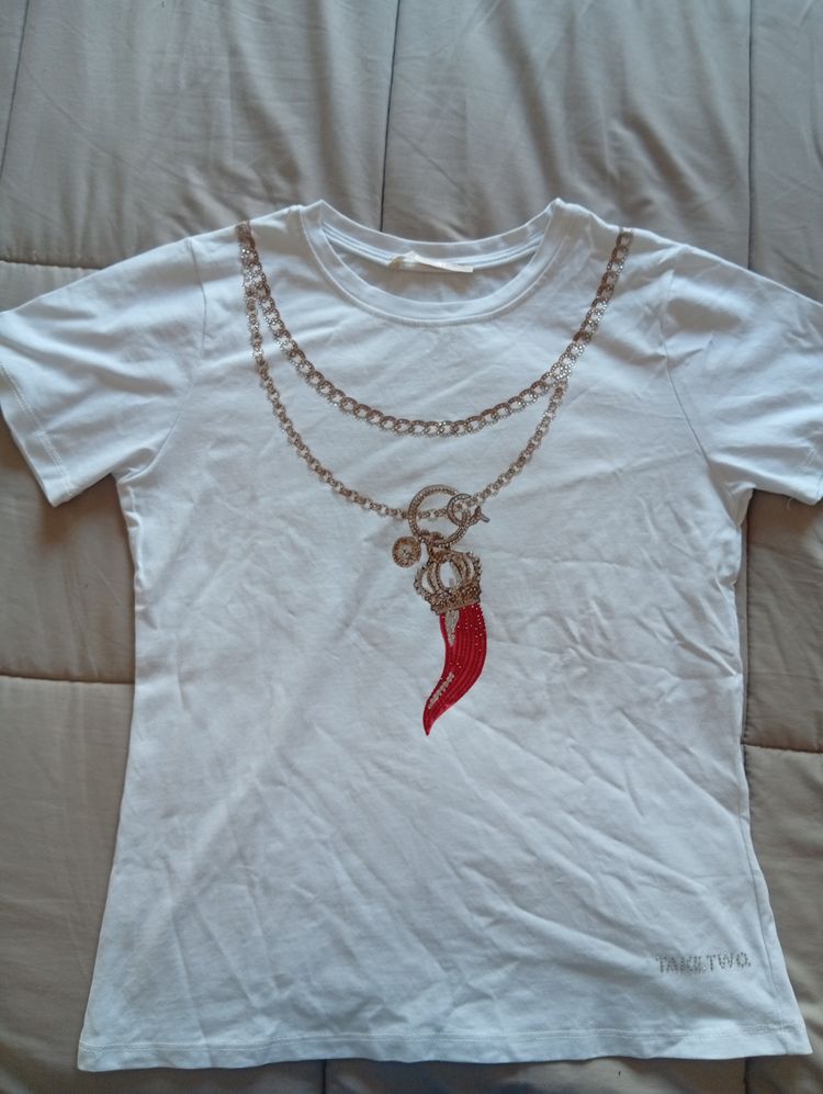Other White T-Shirt With Chain And Red Chili Print product image