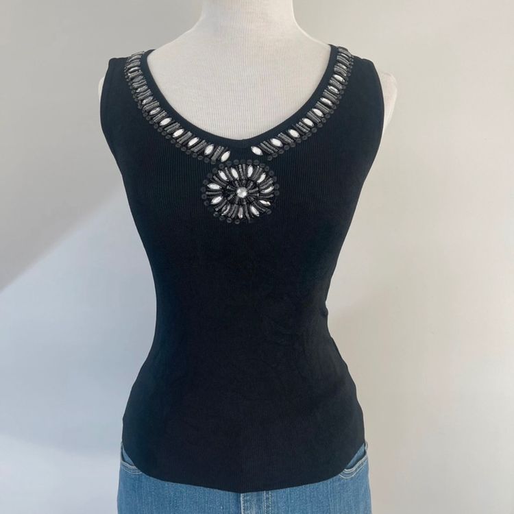 Laetitia Star Black Sleeveless Top With Embellishments imagen 2