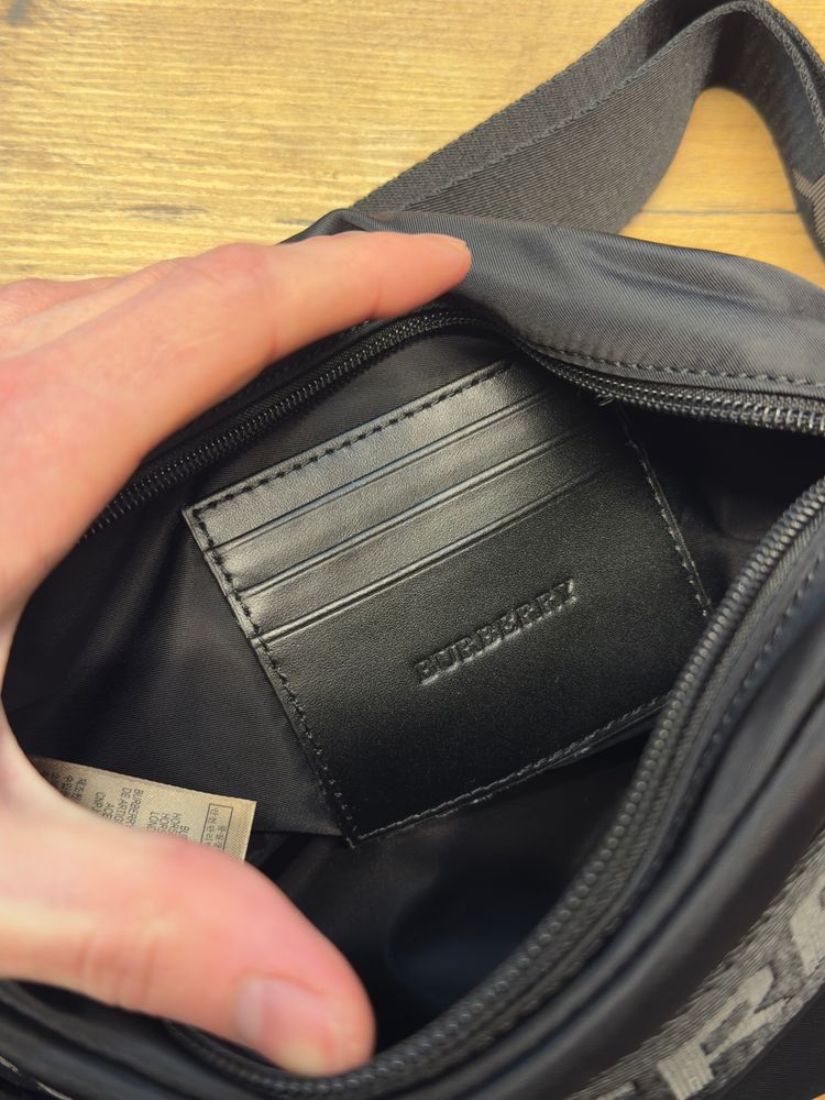 Immagine di Burberry Black Crossbody Bag 7