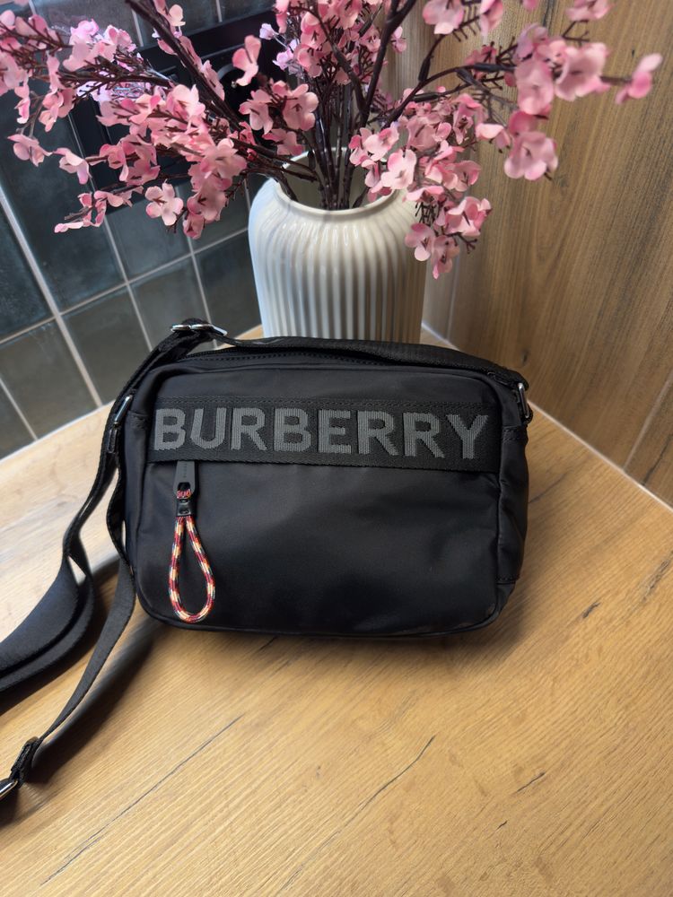 Immagine di Burberry Black Crossbody Bag 2