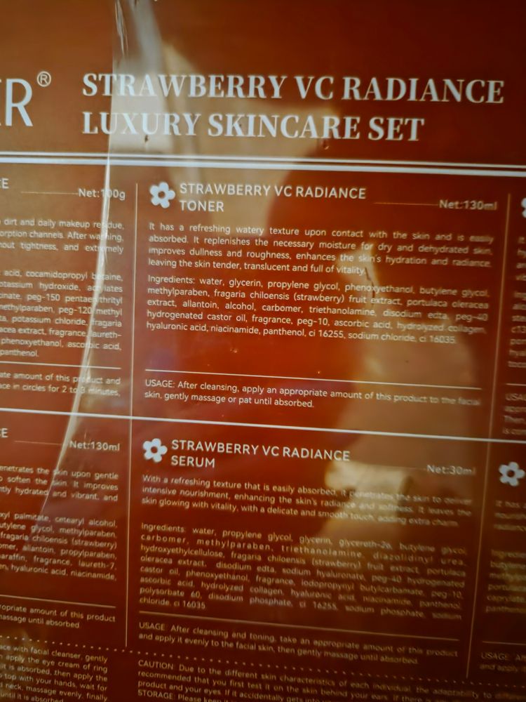 Sadoer Strawberry Vc Radiance Luxury Skincare Set image 5