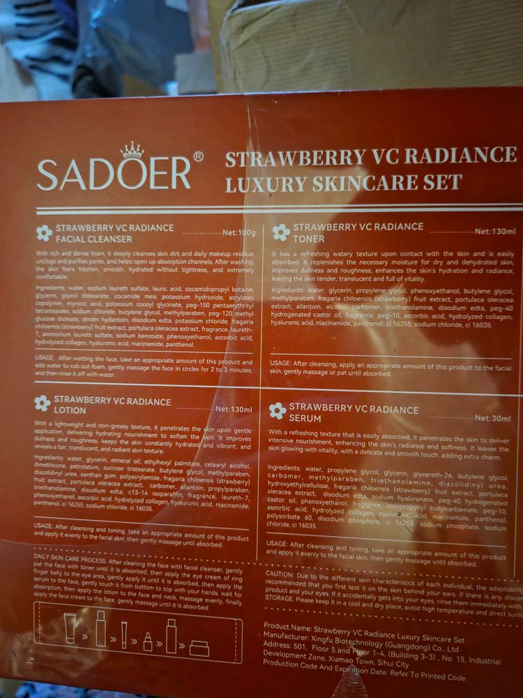 Sadoer Strawberry Vc Radiance Luxury Skincare Set image 3