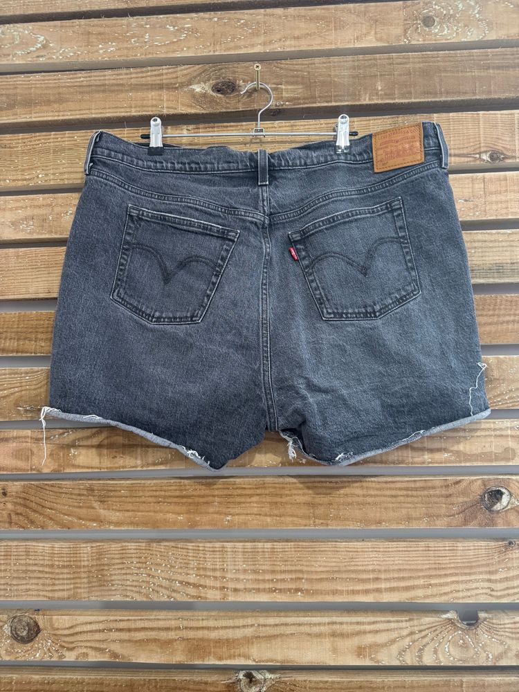 Levi’s 501 Cut Off Denim Shorts. Size UK16. 38” waist.