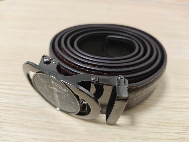 Brown Leather Belt With Metal Buckle image 1