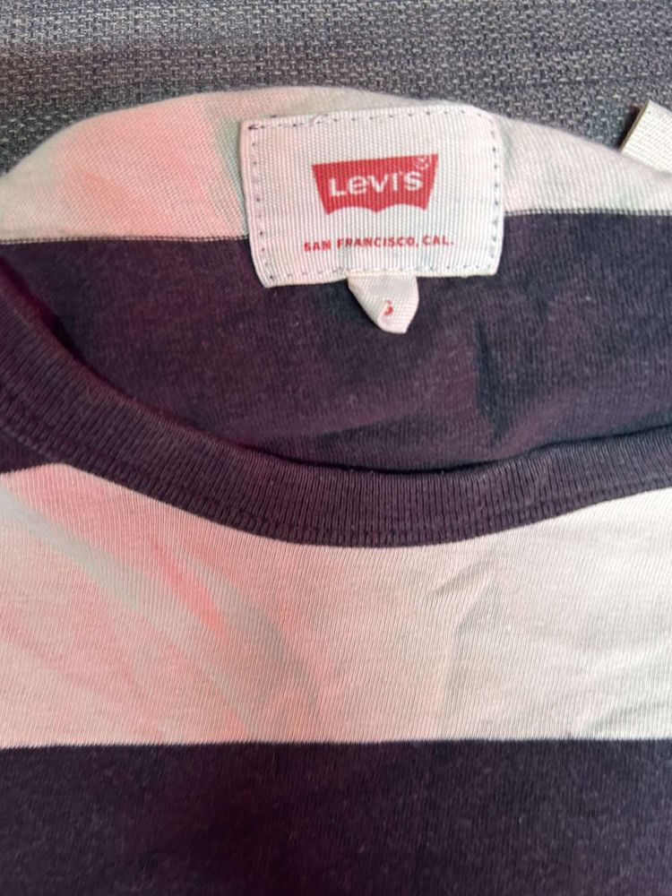 Levi’s T-shirt  2