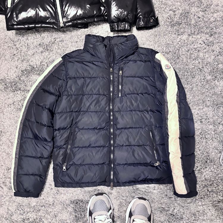 Size 4 (L - 23") Moncler SARTNE Men'S Puffer Jacket With Cream Sleeve Stripe