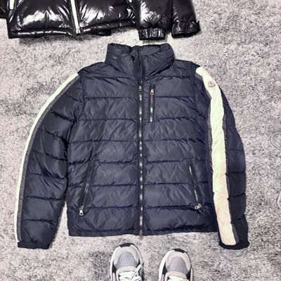 Size 4 (L - 23") Moncler SARTNE Men'S Puffer Jacket With Cream Sleeve Stripe
