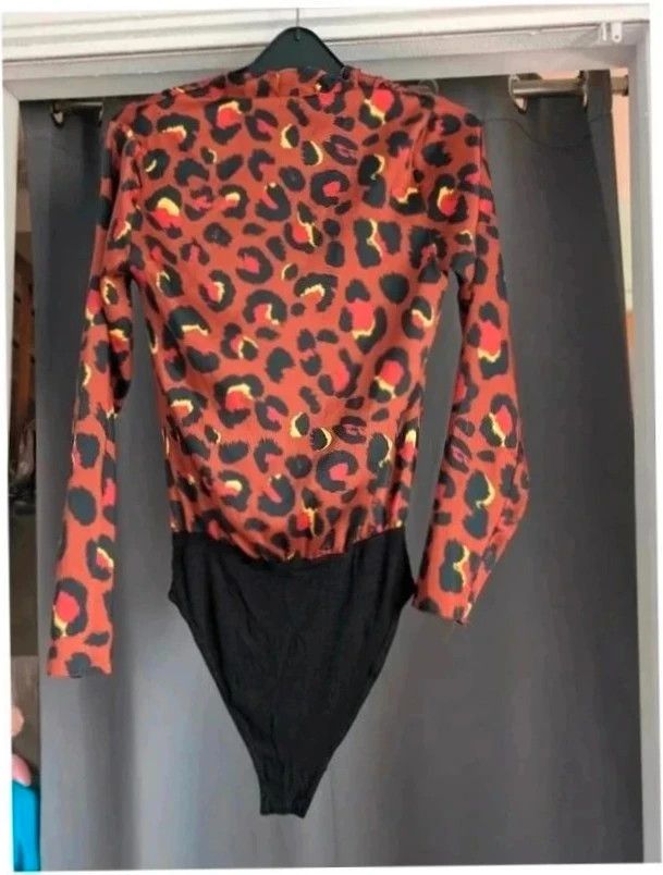 New Look Leopard Print Bodysuit Brown UK 8 Deep V Neck Long Sleeve Top image 7