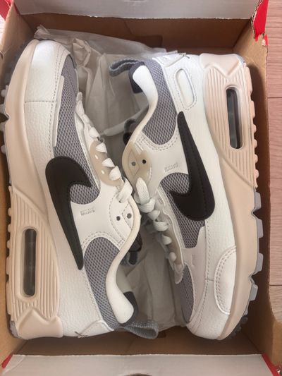 Wmns Nike Air Max 90 Futura UK3