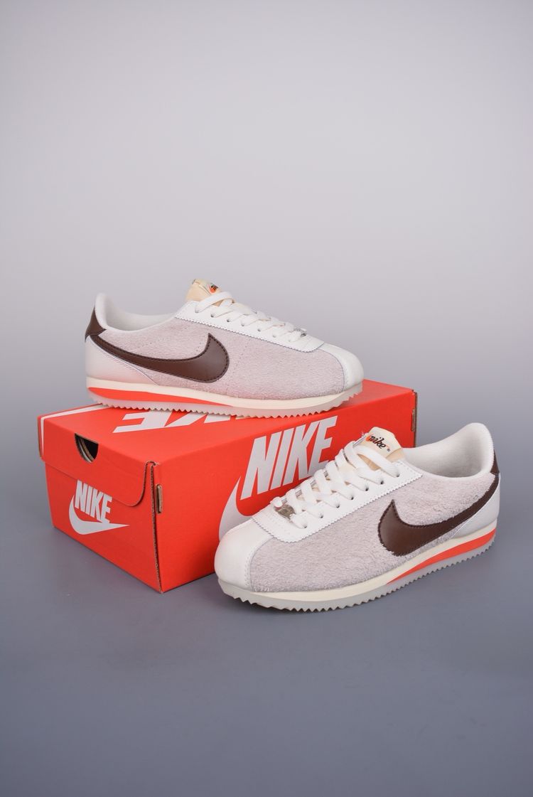 Nike Nike Sneakers product image