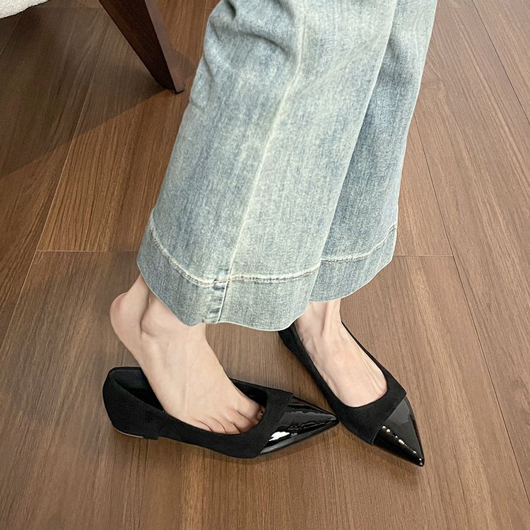 Immagine di Black Pointed Toe Flats 3