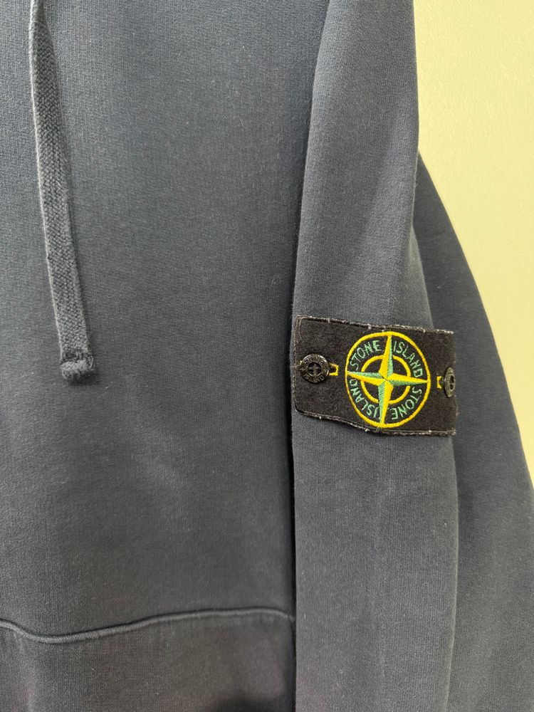 Stone Island Navy Hoodie imagen 3