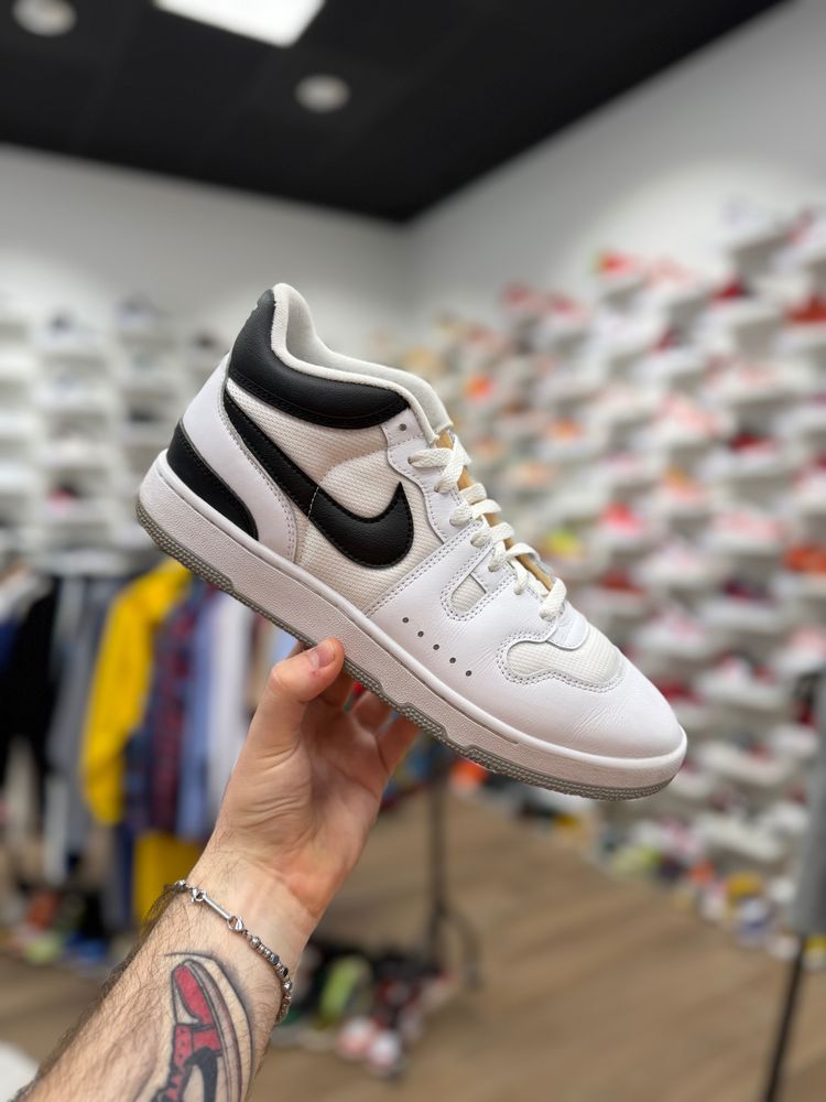 Nike White And Black High-Top Sneaker 45