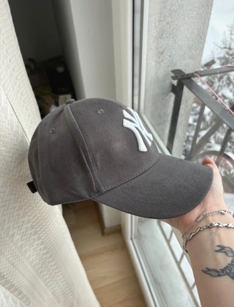 New York Yankees Baseball Cap image 2