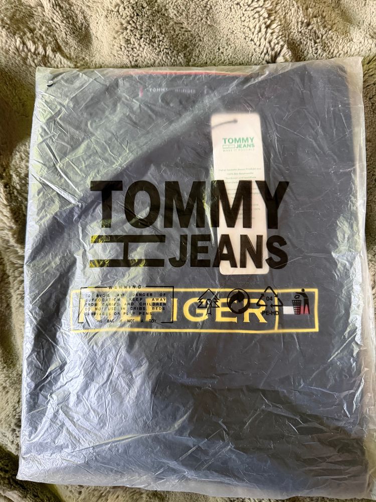 Tommy Hilfiger Navy Blue T-Shirt image 2