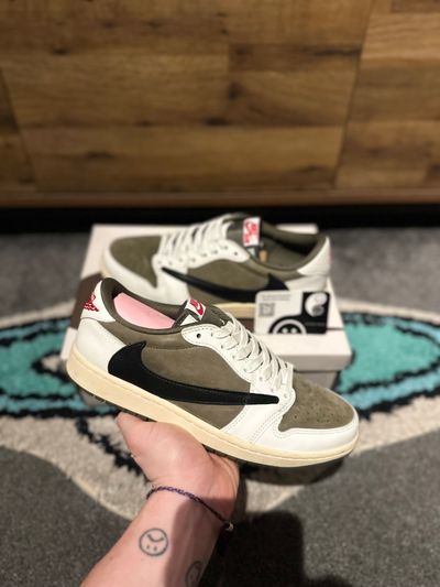 Nike Air Jordan 1 Travis Scott “Olive ” U.K. 8