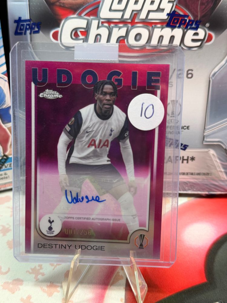 Topps Chrome Destiny Udogie Autographed Football Card