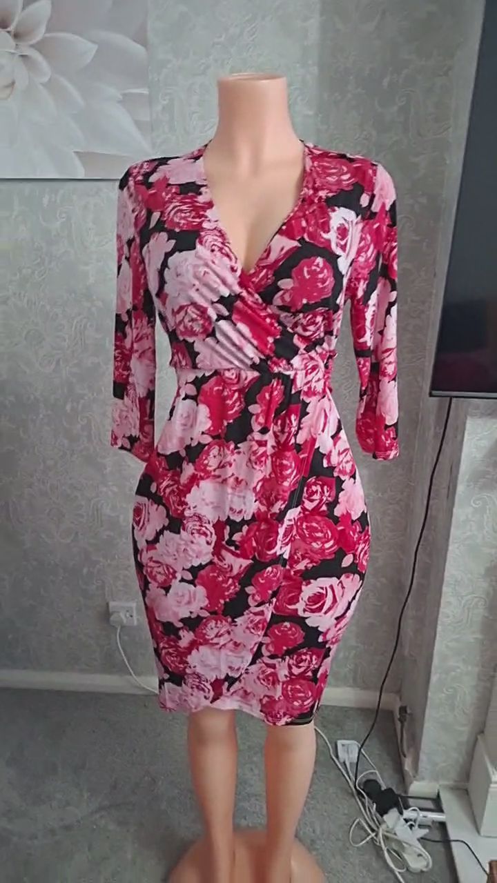Red Floral Faux Wrap Dress imagen 1