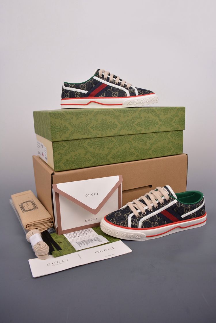 Gucci Retro casual sneakers  product image