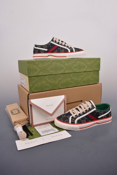 Retro casual sneakers