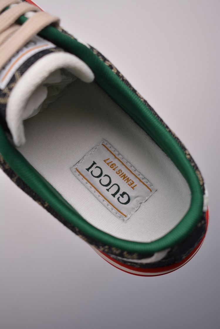 Retro casual sneakers  image 3