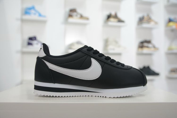 Nike Black And White Sneakers